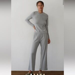 Donni. The baby rib scallop pant in heather grey size M
